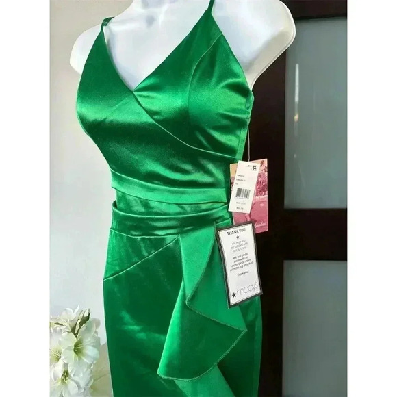 Emerald Sundae Juniors' XS Green Strappy Ruffled Short Dress - Picture 5 of 9